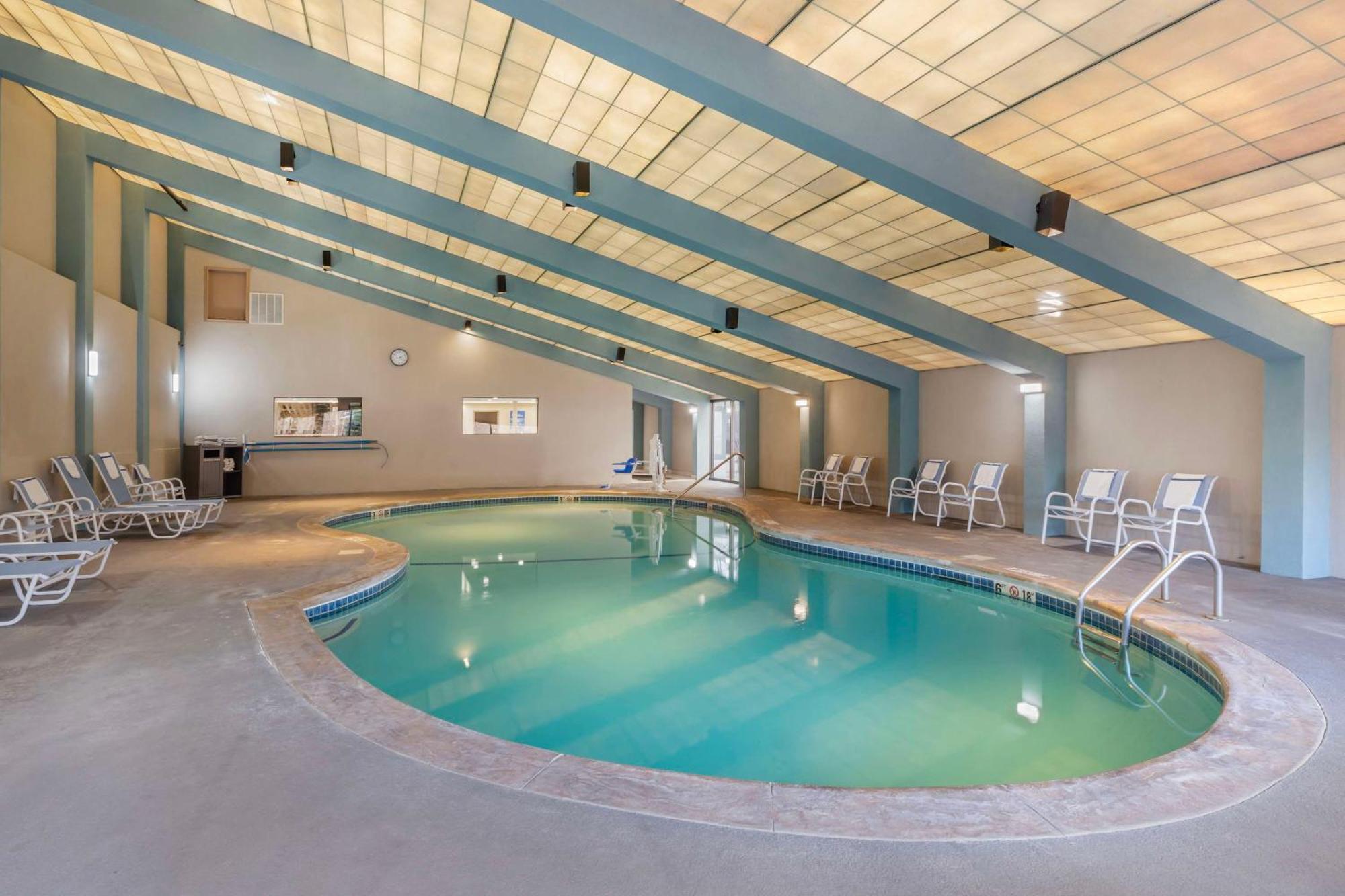 Western New Englander Hotel 3*