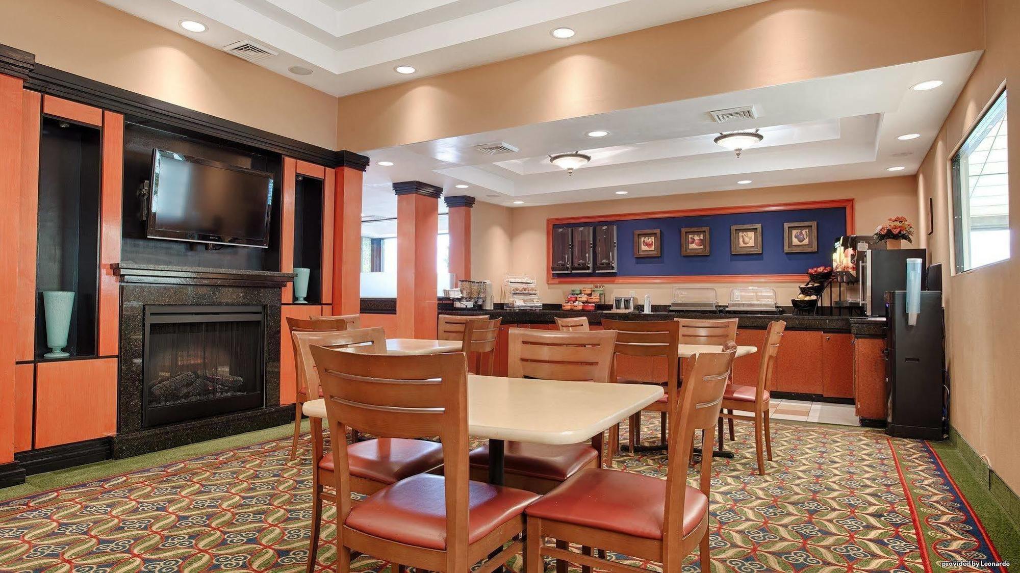 Western New Englander Hotel 3*